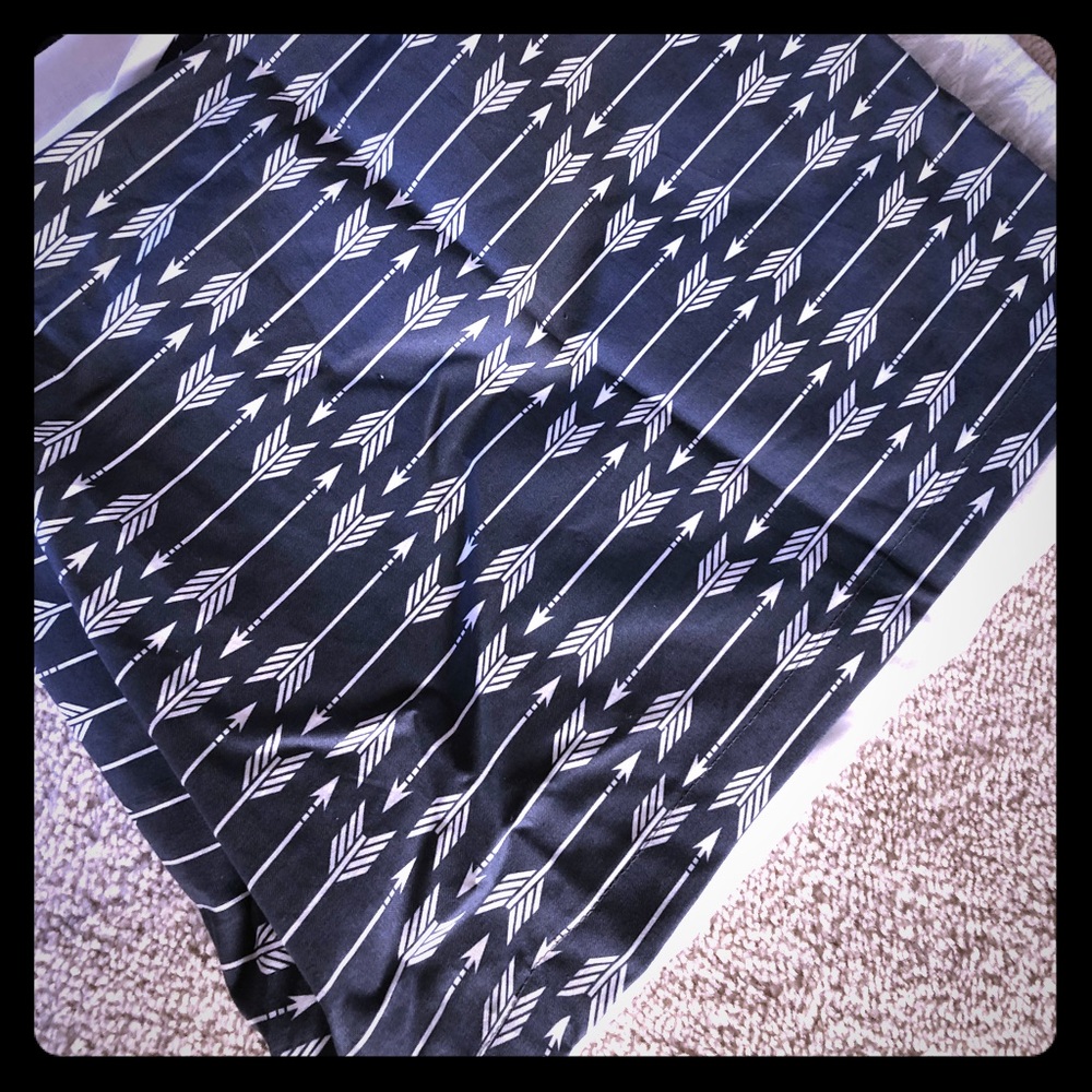 Navy arrow design crib skirt